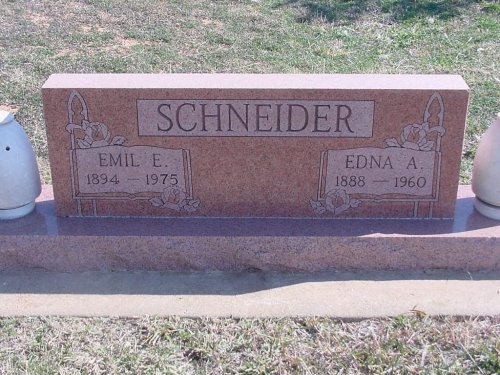 schneideremiledna.jpg (64090 bytes)