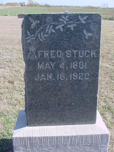 stuckfred.jpg (61620 bytes)